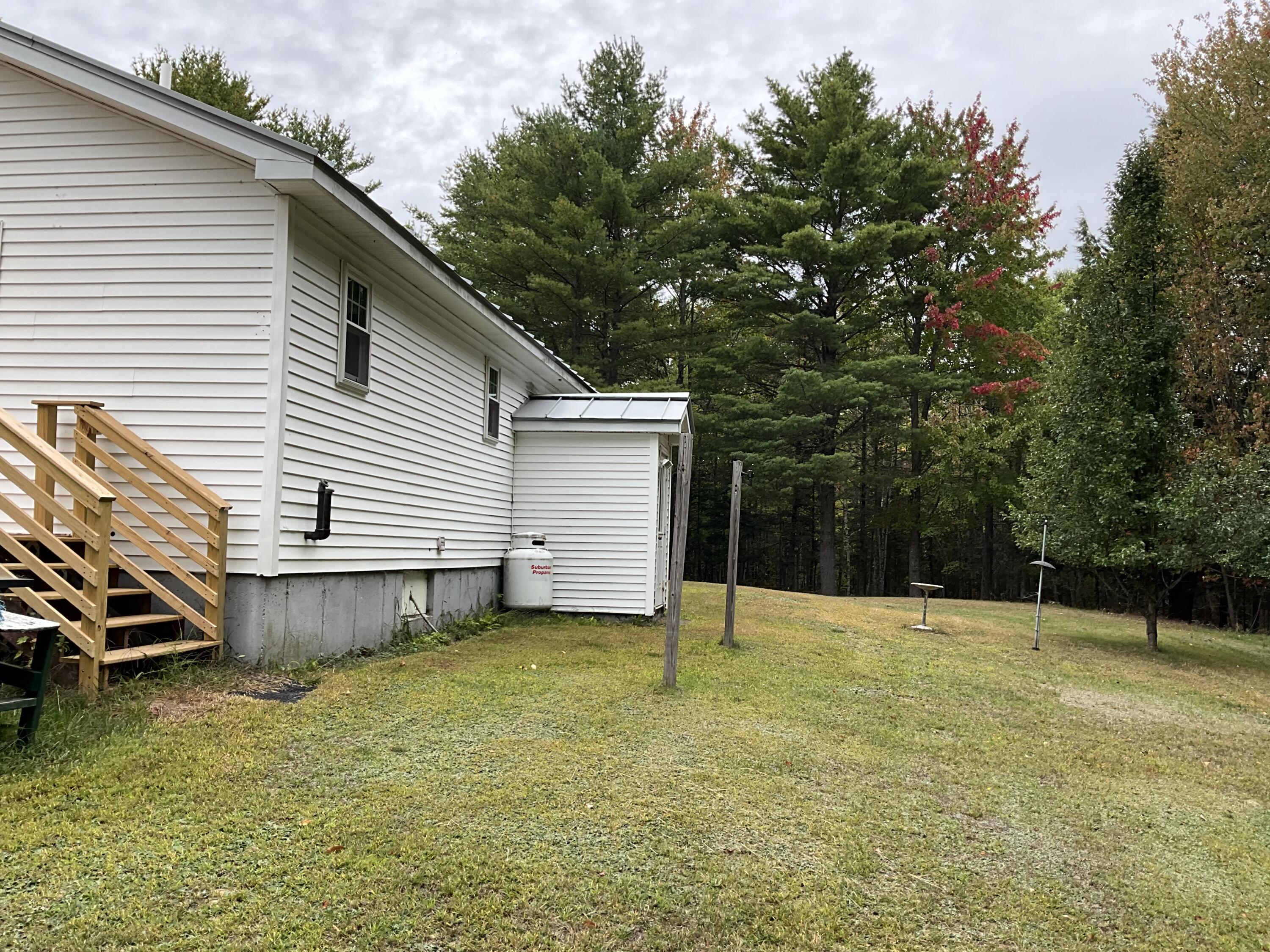 8 Cross Road Road Bradley ME 04411