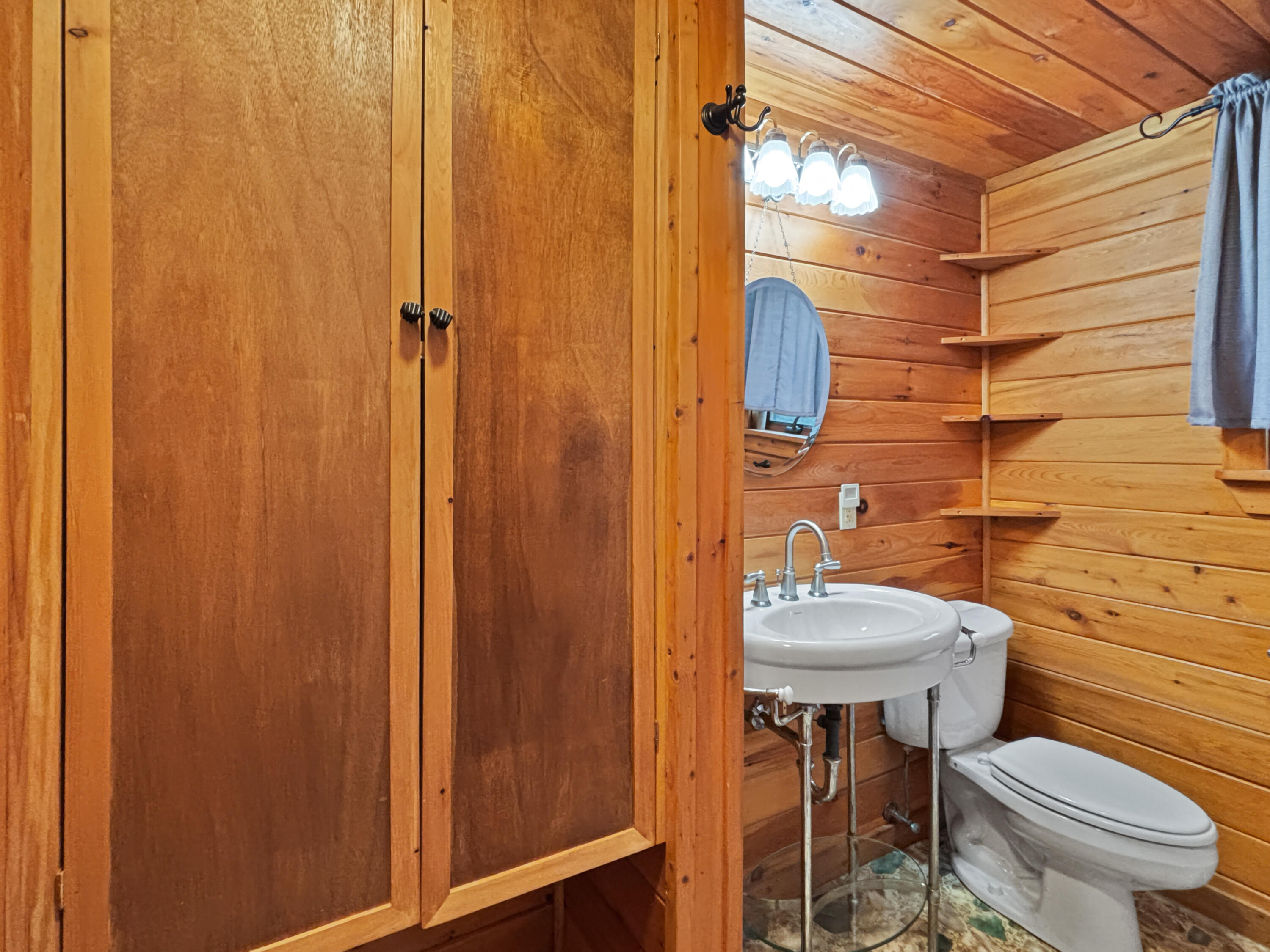 17 Klimavicz Road Dover-foxcroft ME 04426