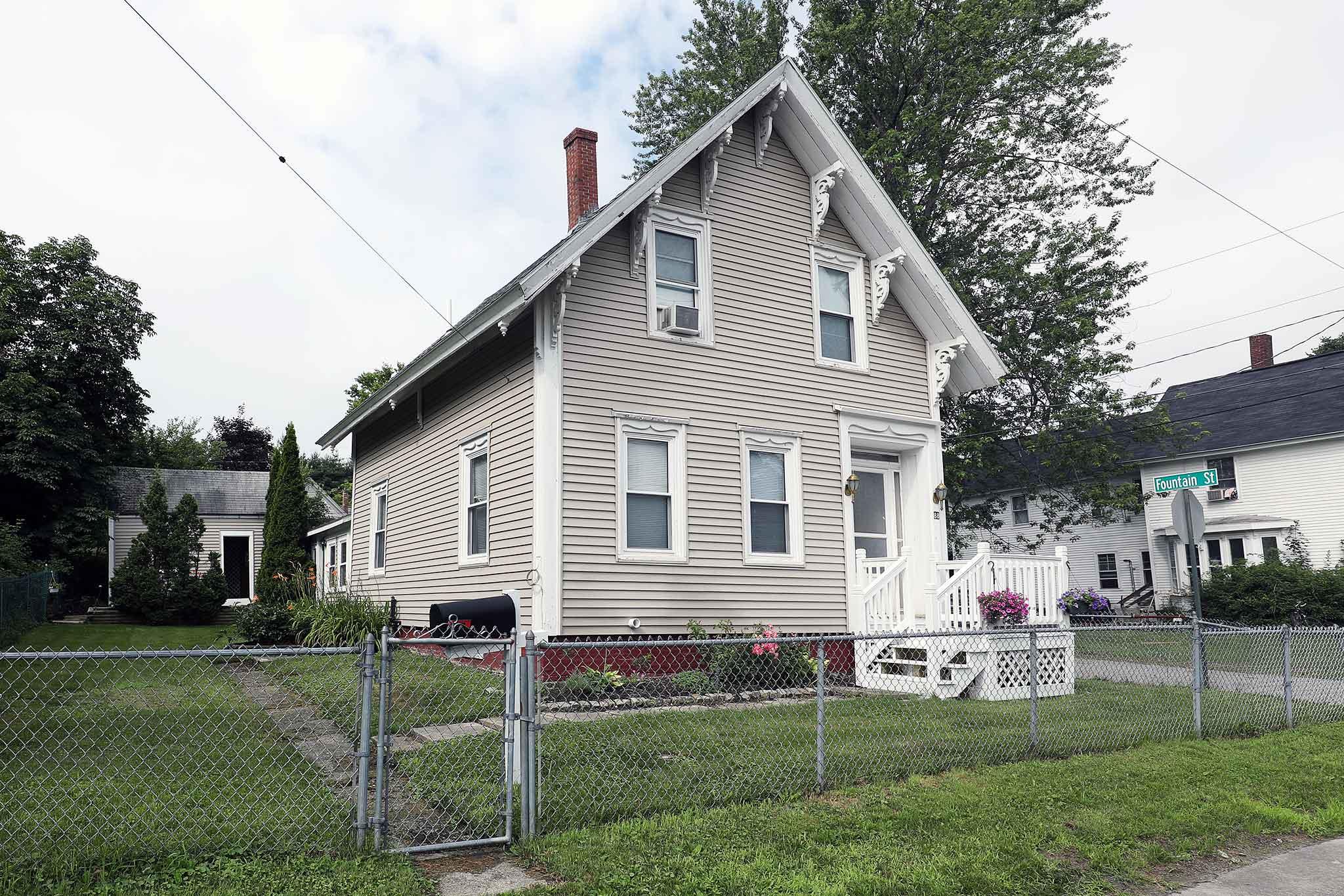 88 Winter Street Gardiner Maine Real Estate Listing MLS 1461631