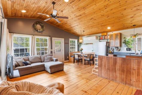 15 Waldron Drive Limerick ME 04048