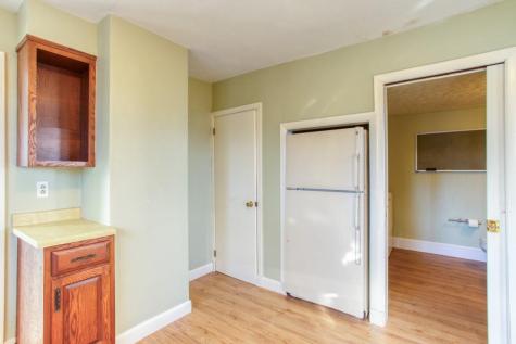 35 Howard Street Boothbay Harbor ME 04538