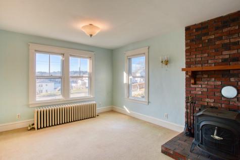 35 Howard Street Boothbay Harbor ME 04538