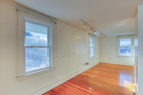 35 Howard Street Boothbay Harbor ME 04538