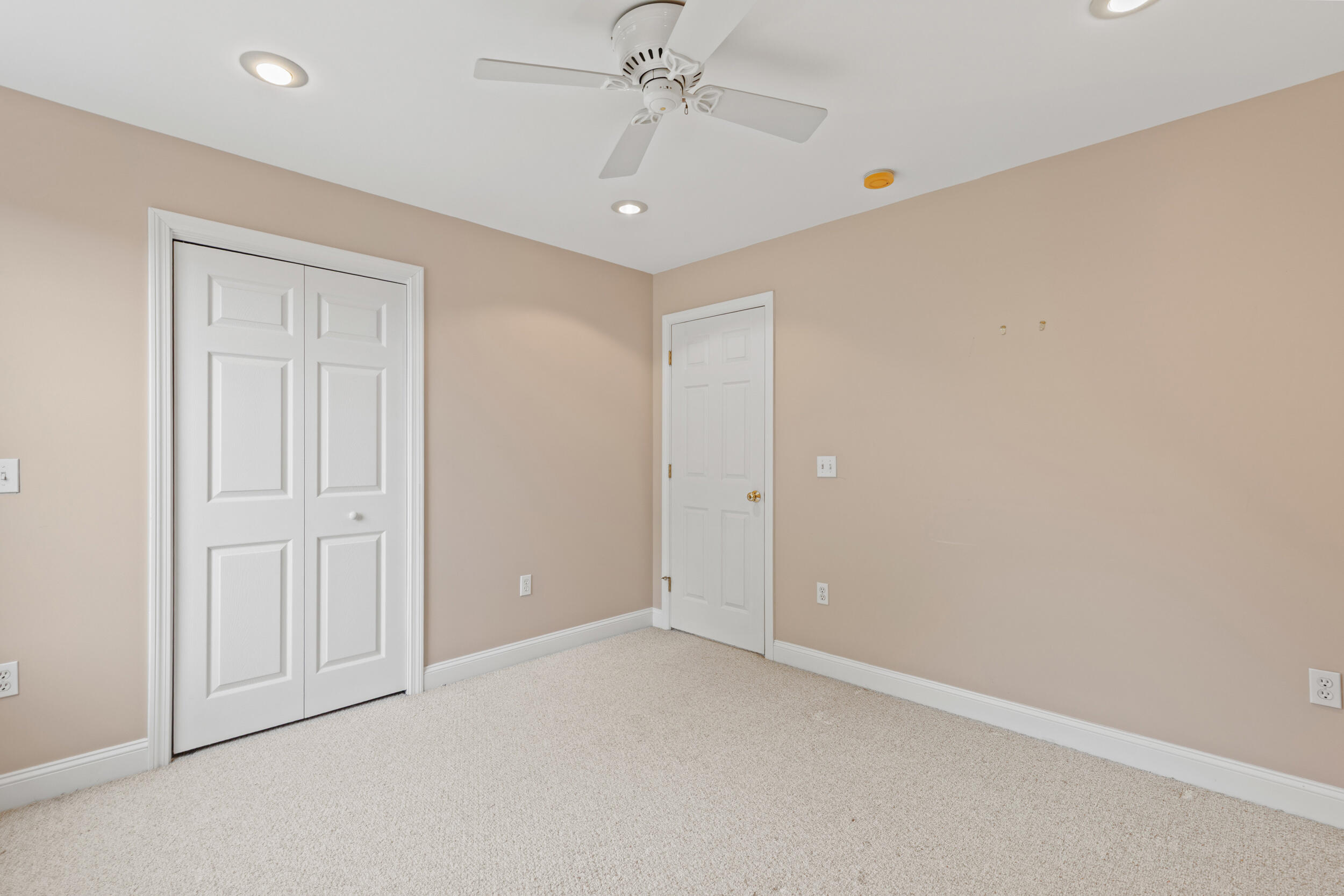 21 Riverside Drive Alfred ME 04002