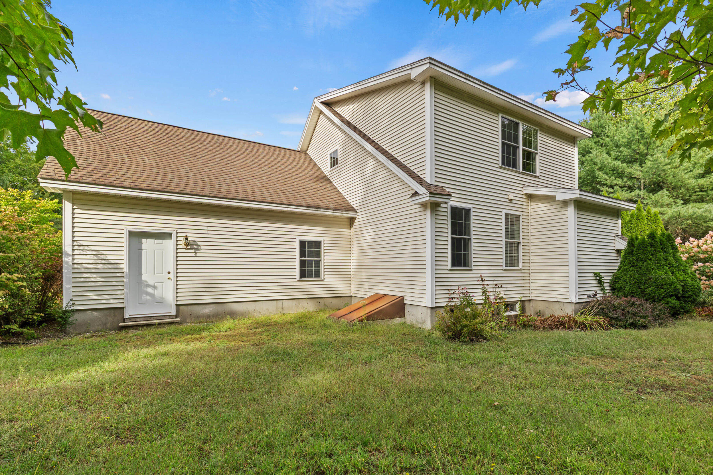 21 Riverside Drive Alfred ME 04002