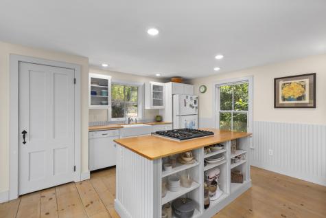 15 Doshen Place Penobscot ME 04476