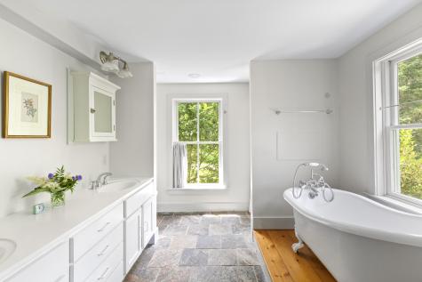 15 Doshen Place Penobscot ME 04476