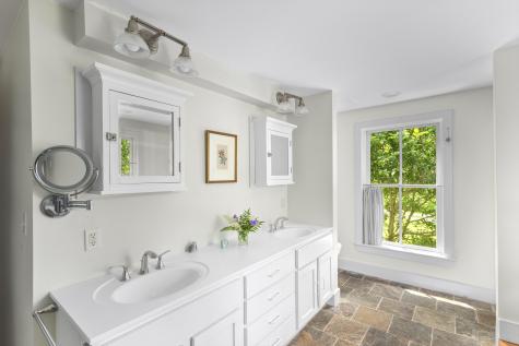 15 Doshen Place Penobscot ME 04476