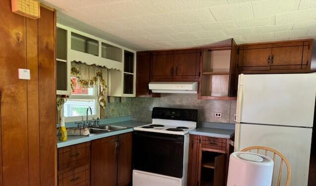 9 Oak Street Jay ME 04239