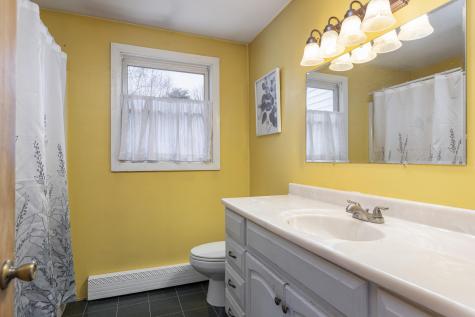 2 Carolyn Street Topsham ME 04086