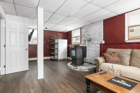 2 Carolyn Street Topsham ME 04086