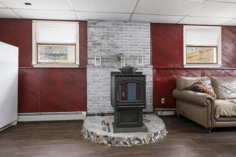 2 Carolyn Street Topsham ME 04086