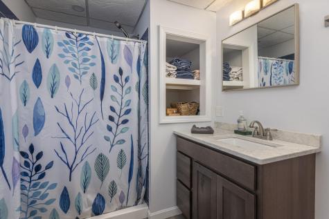 2 Carolyn Street Topsham ME 04086