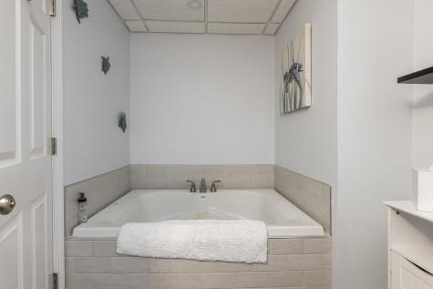 2 Carolyn Street Topsham ME 04086