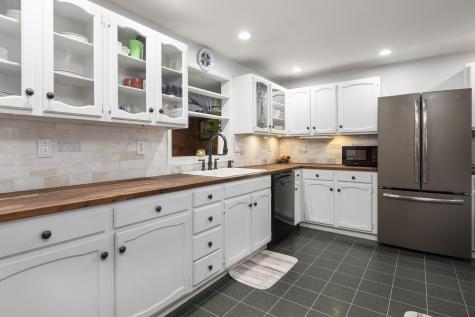 2 Carolyn Street Topsham ME 04086