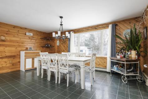 2 Carolyn Street Topsham ME 04086