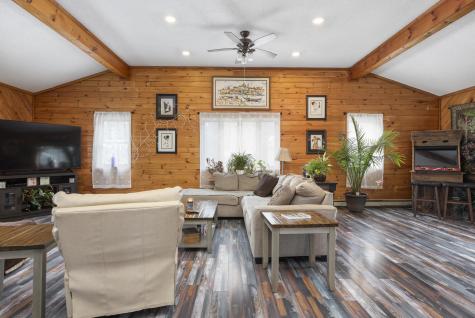 2 Carolyn Street Topsham ME 04086