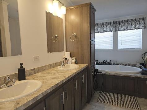 362 Hebron Road Oxford ME 04270