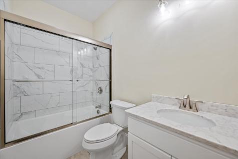 5 Donegal Drive Veazie ME 04401