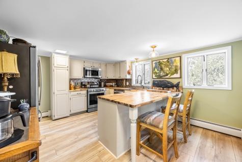 10 Pleasant Street Winterport ME 04496