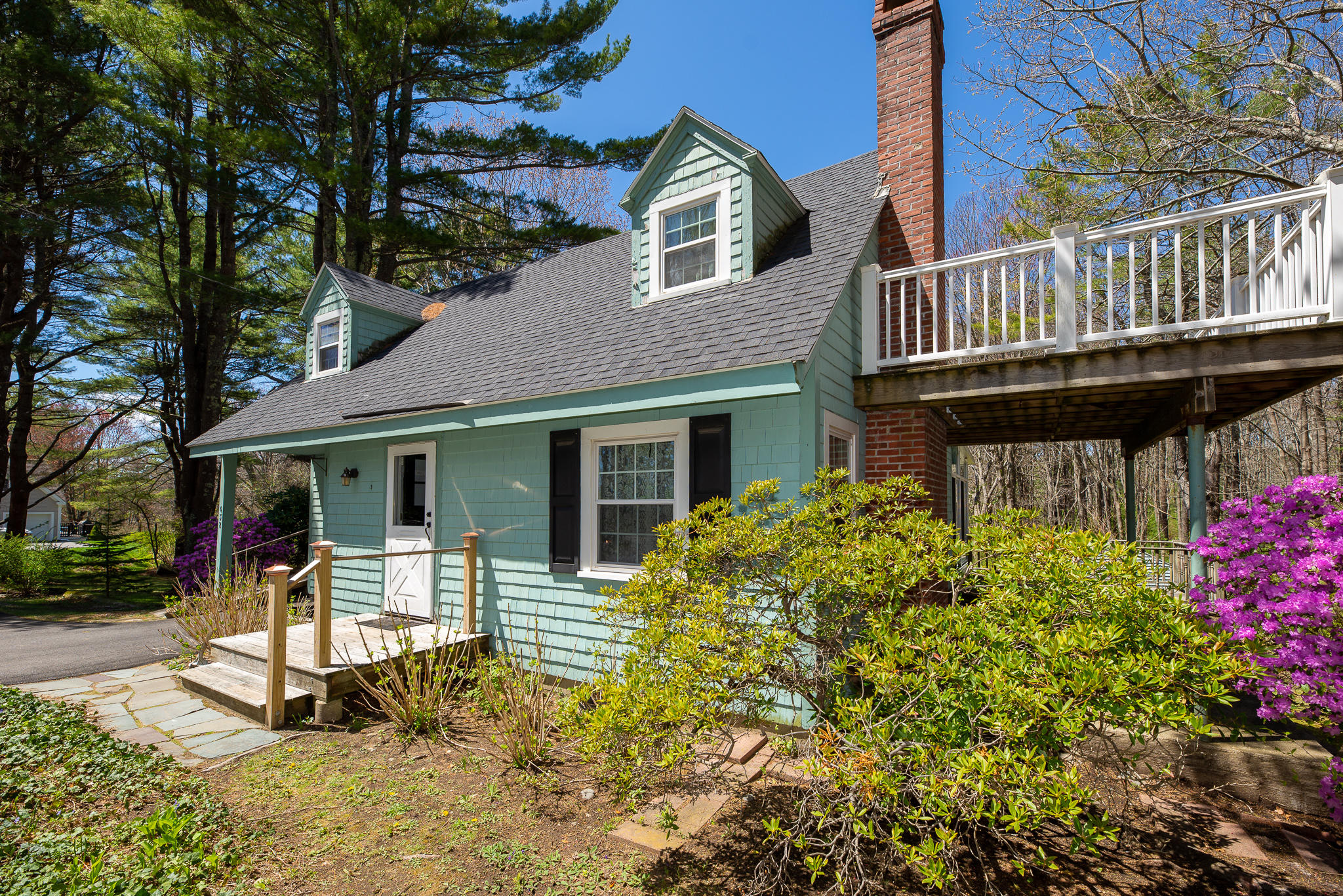 432 Shore Road York, ME Real Estate Listing MLS 1490787.