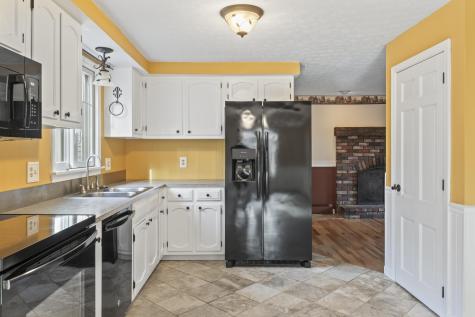 16 Gloria Street Gorham ME 04038