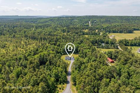 15 Narrow Way Poland ME 04274
