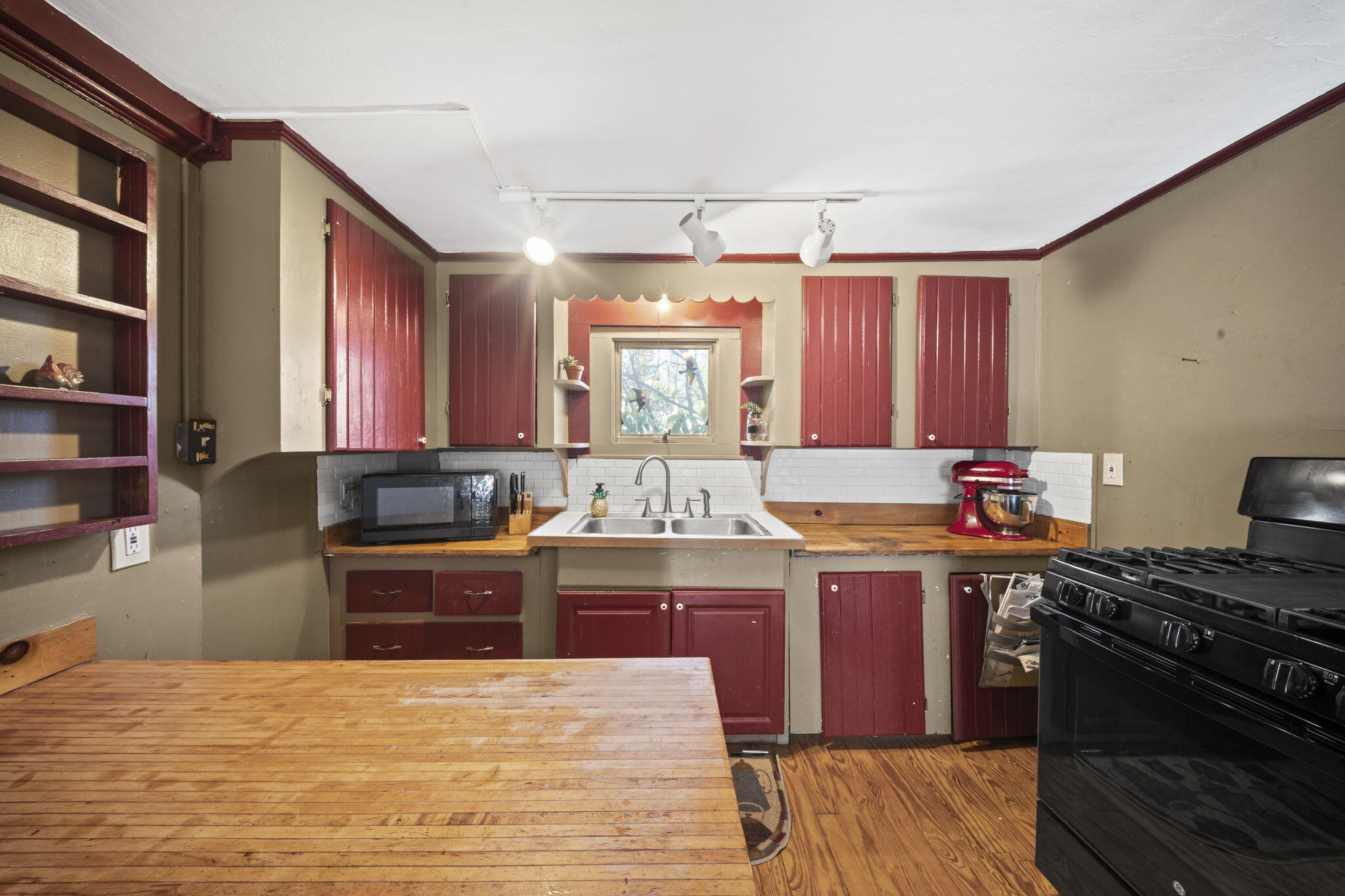 1097 Pequawket Trail Standish ME 04085