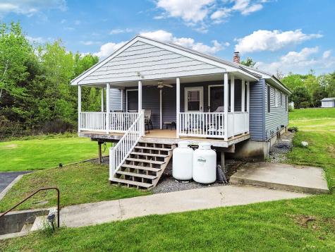 20 Pitt Road Windsor ME 04363