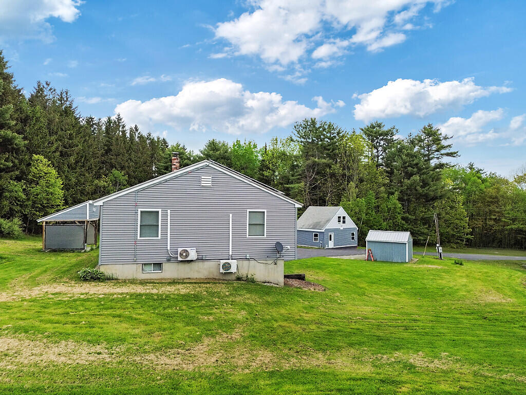 20 Pitt Road Windsor ME 04363