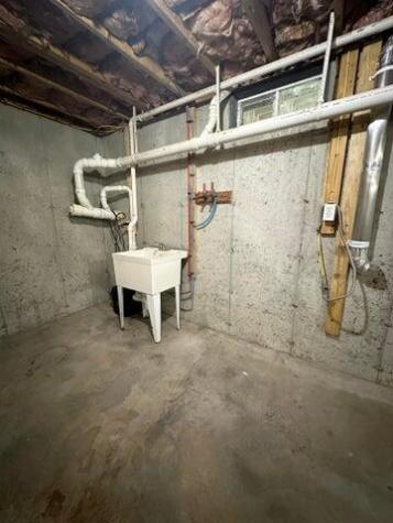 84 Noble Road Oxford ME 04270