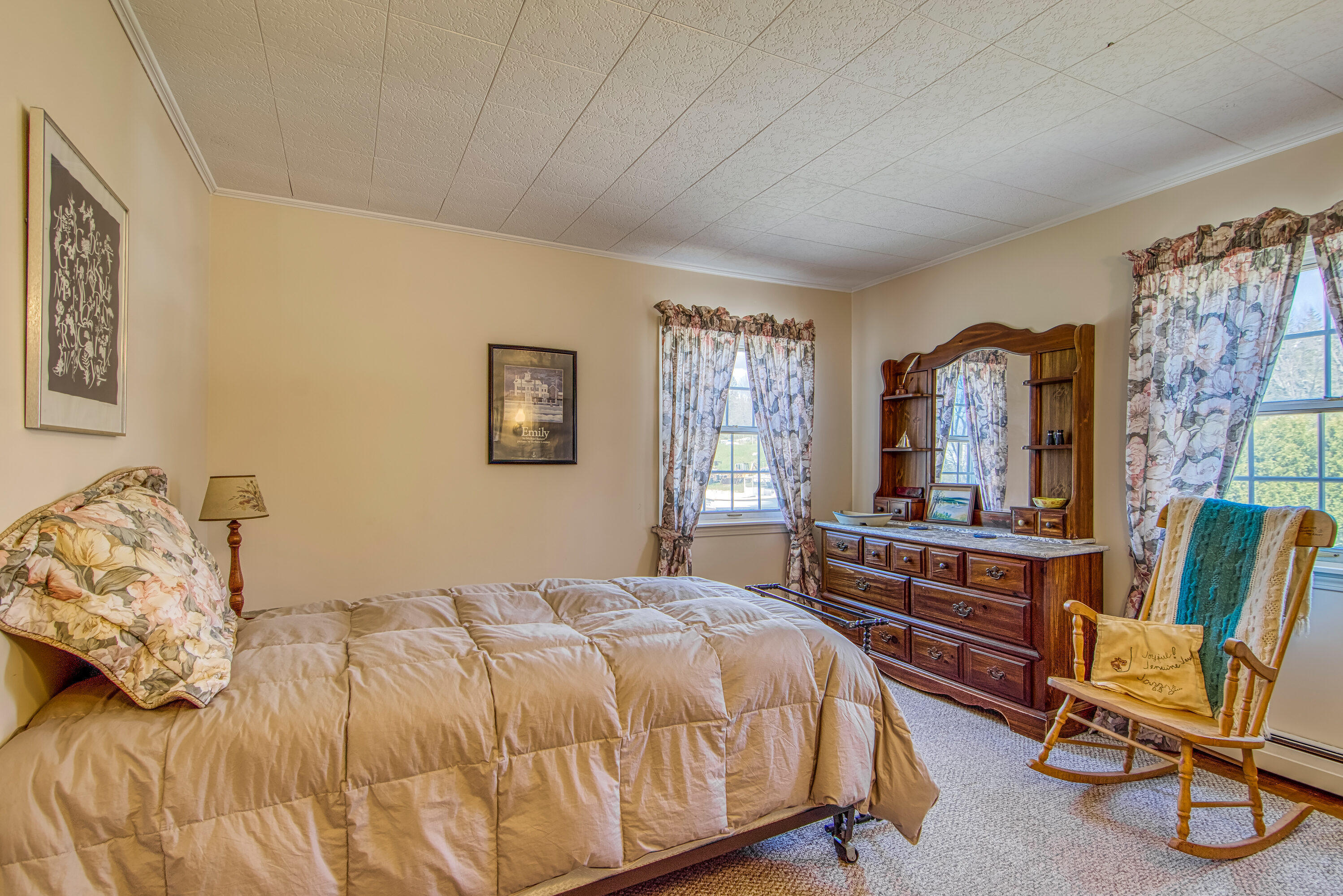 18 Bridges Point Lane Brooklin ME 04616
