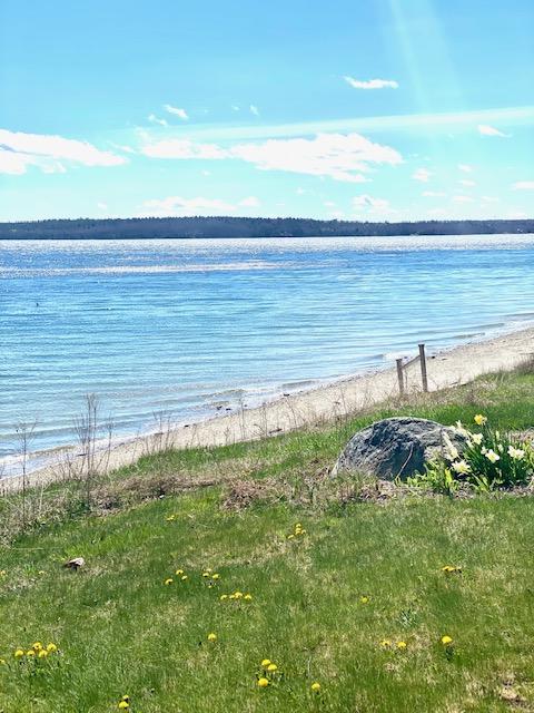 18 Bridges Point Lane Brooklin ME 04616