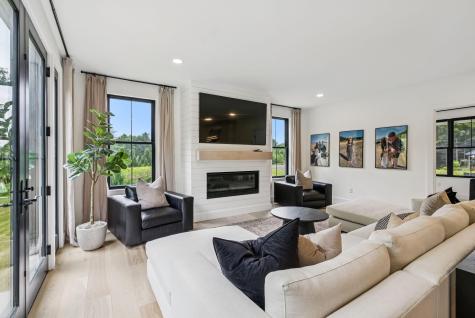 27 Vining Way Cumberland ME 04021