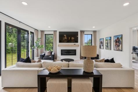 27 Vining Way Cumberland ME 04021