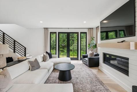 27 Vining Way Cumberland ME 04021