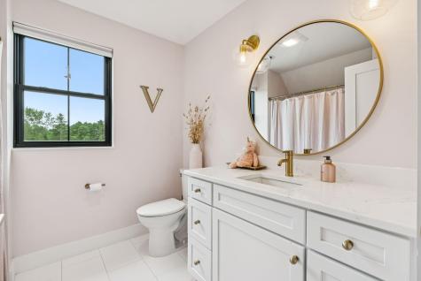 27 Vining Way Cumberland ME 04021