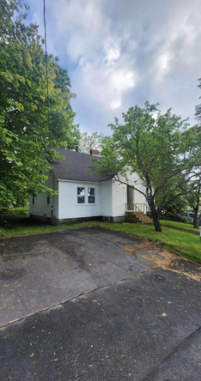 14 Highland Avenue Augusta ME 04330