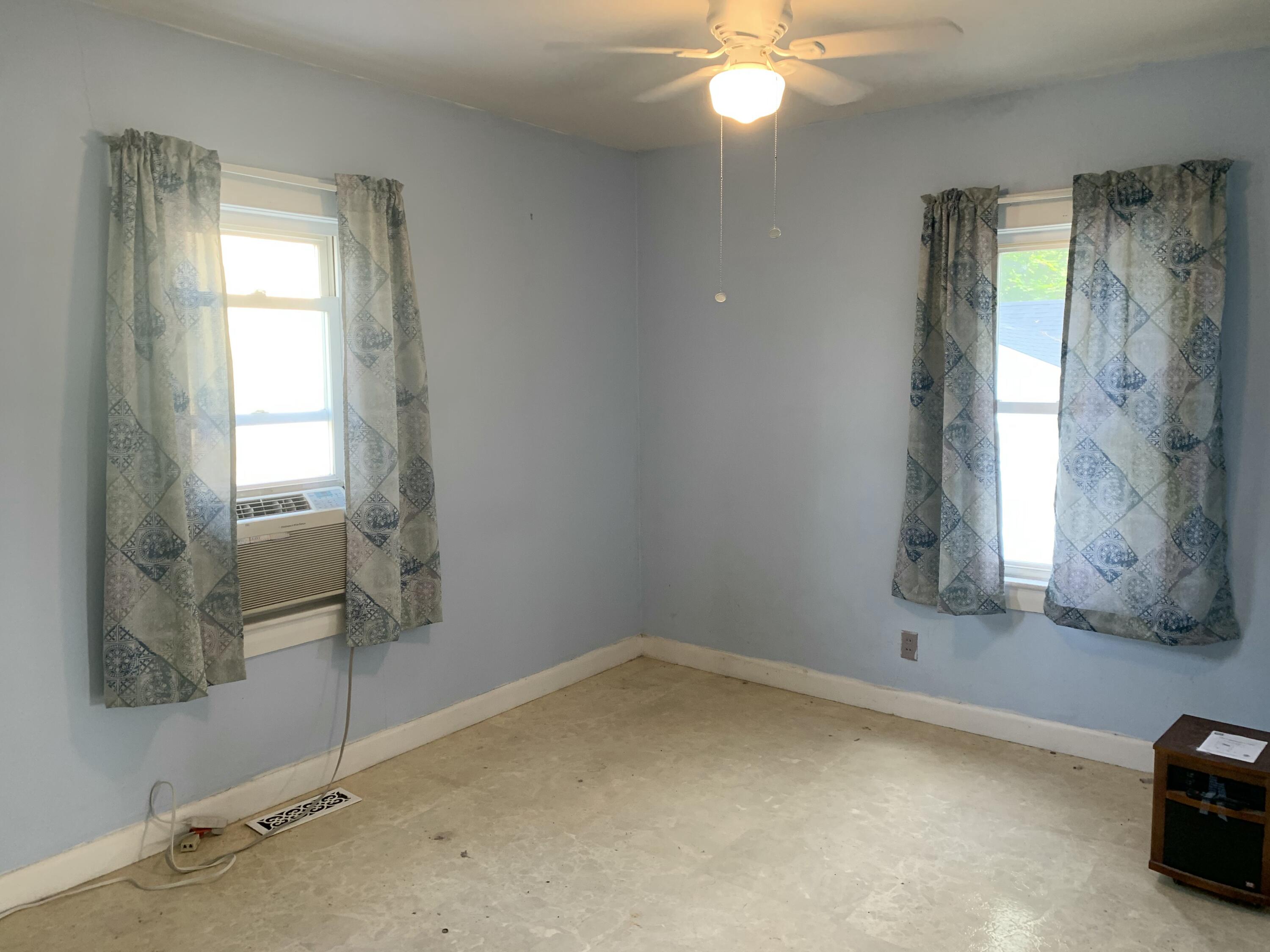 577 Maine Avenue Farmingdale ME 04344