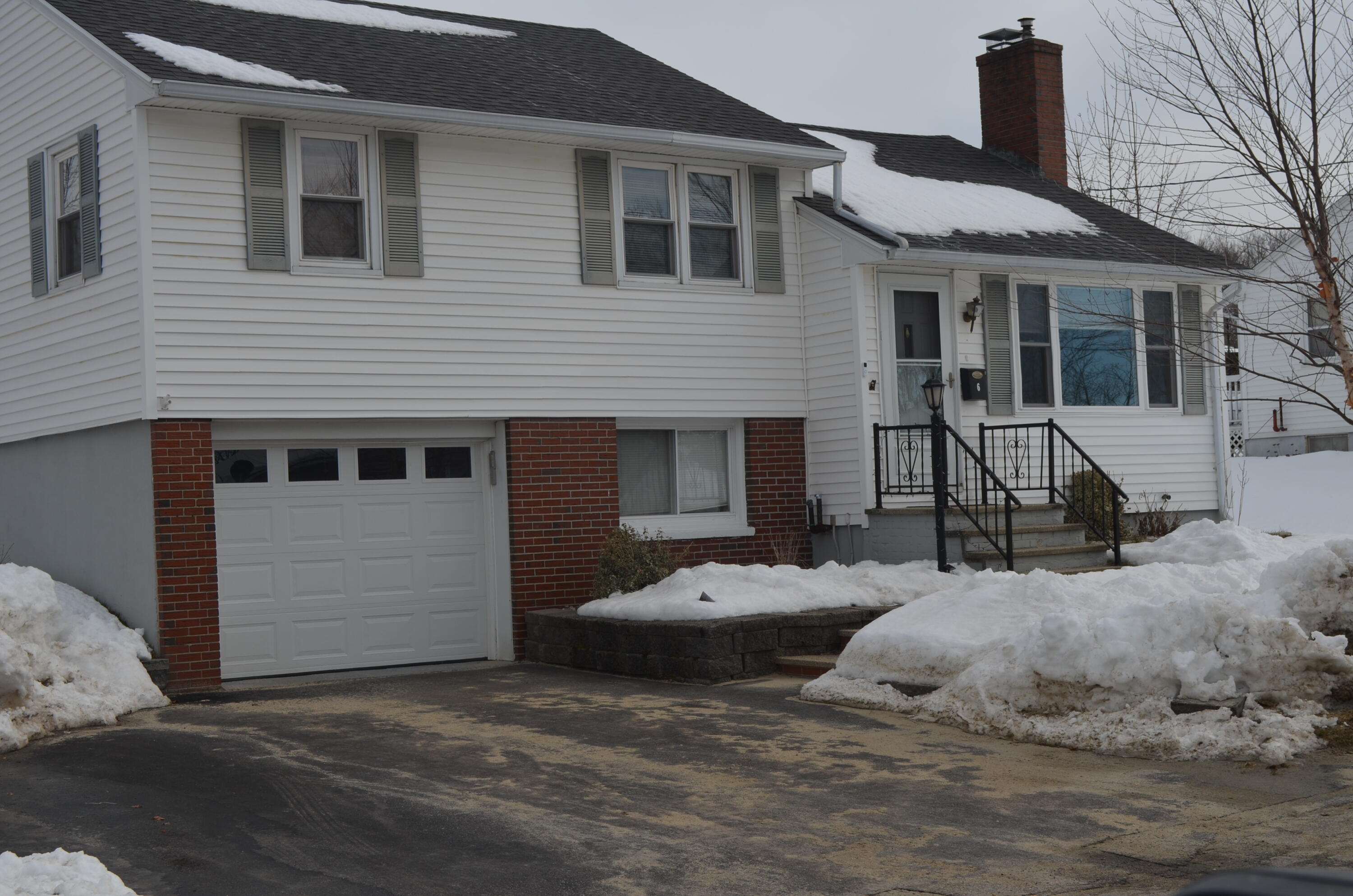 6 Scribner Circle Lewiston ME 04240