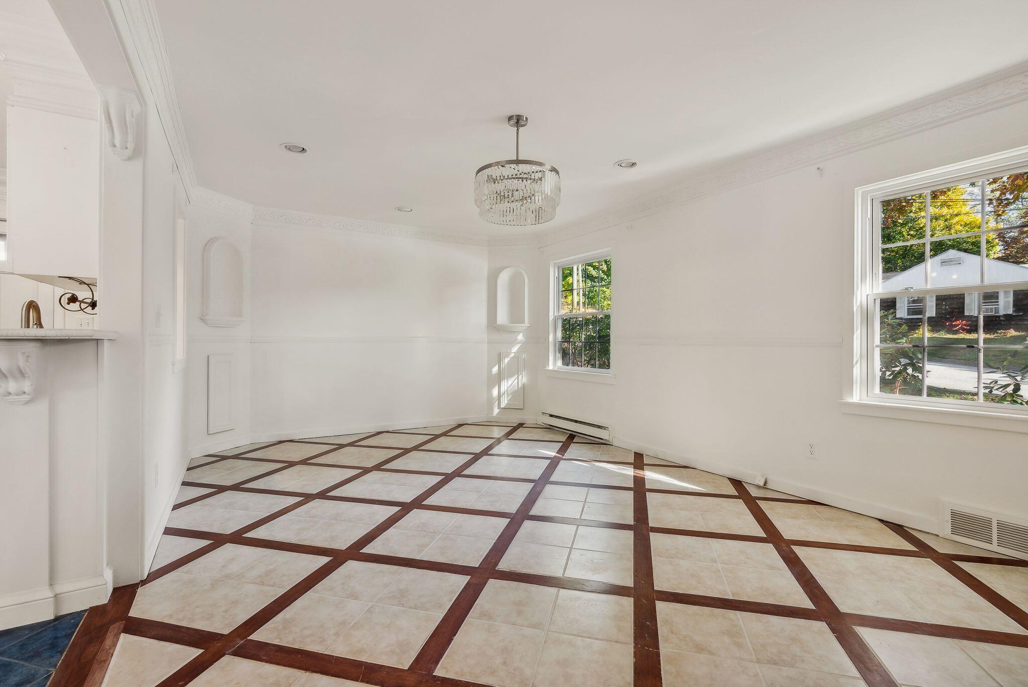 29 Delcliffe Lane Lewiston ME 04240