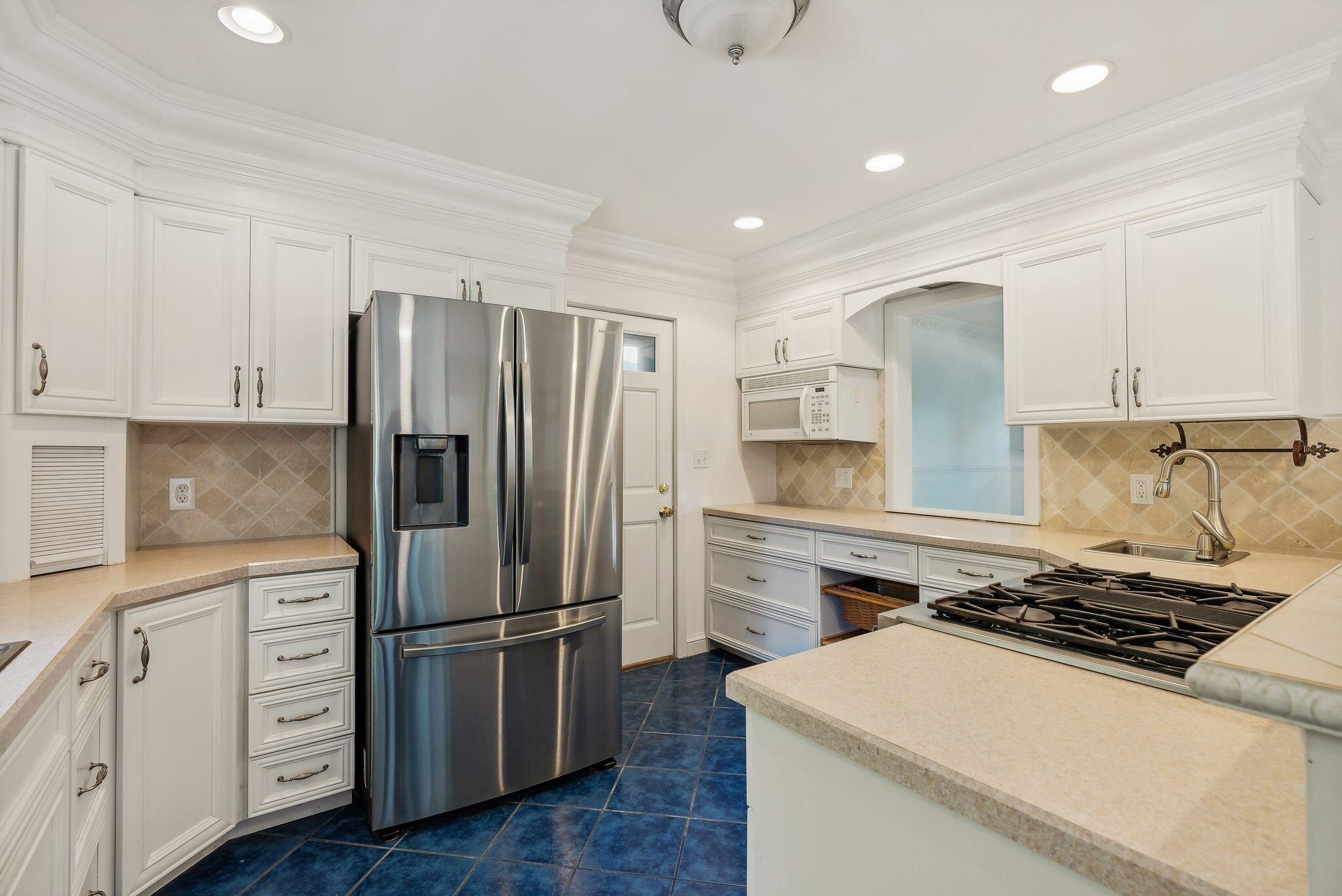 29 Delcliffe Lane Lewiston ME 04240