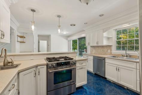 29 Delcliffe Lane Lewiston ME 04240