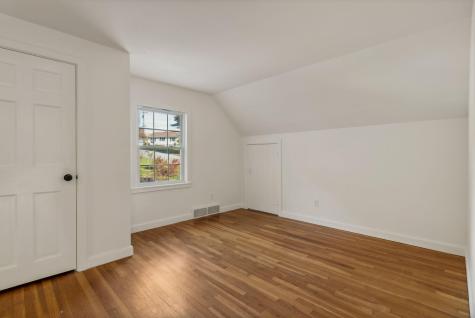 29 Delcliffe Lane Lewiston ME 04240