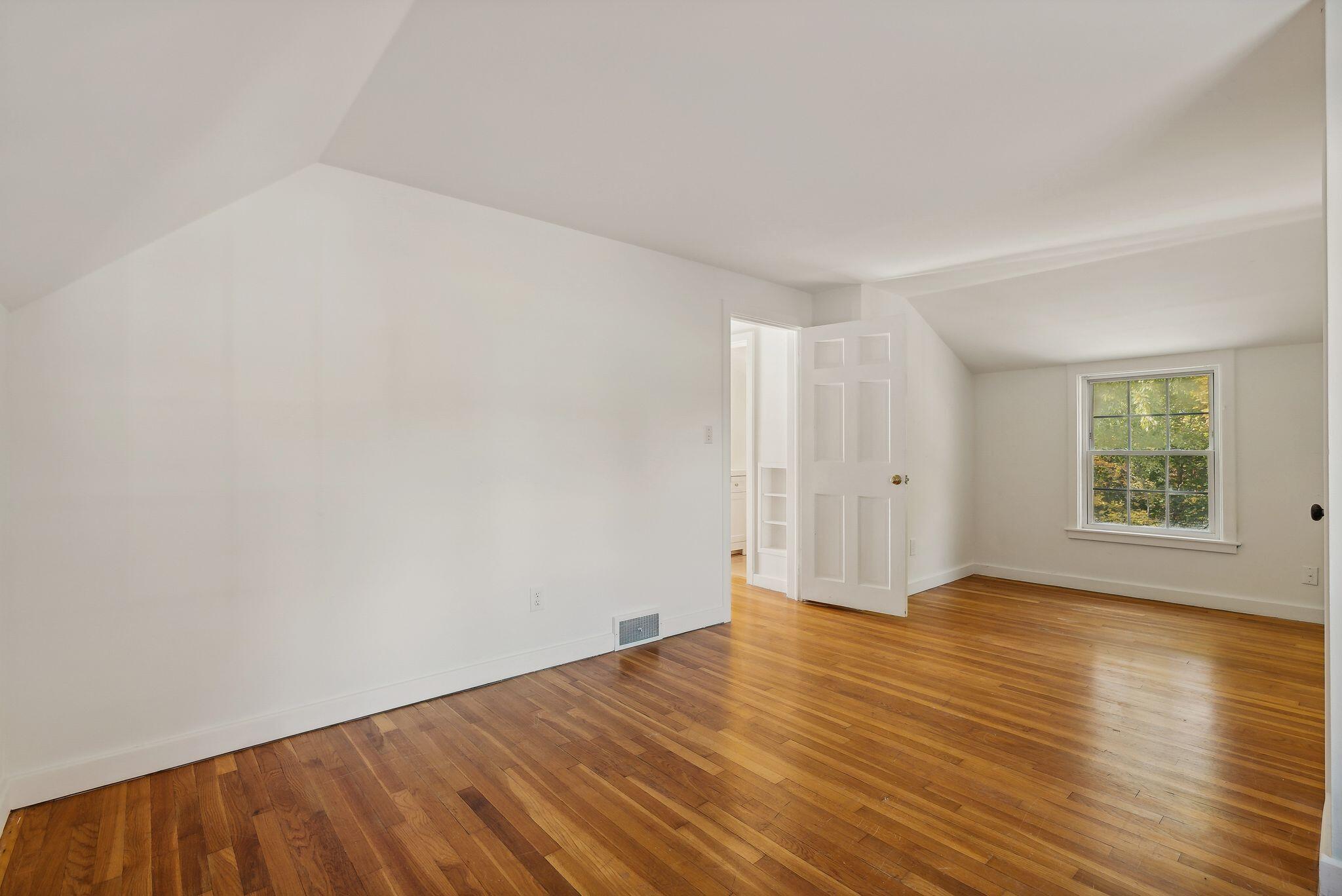 29 Delcliffe Lane Lewiston ME 04240