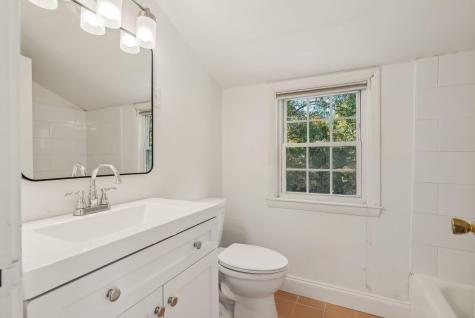 29 Delcliffe Lane Lewiston ME 04240