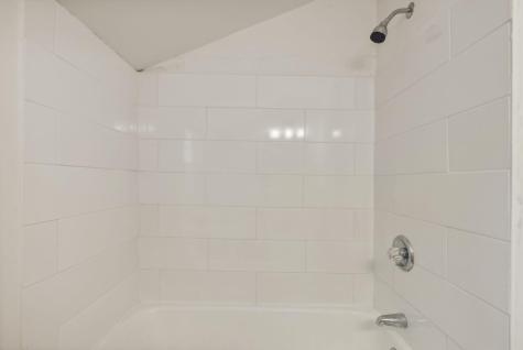 29 Delcliffe Lane Lewiston ME 04240