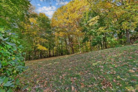 29 Delcliffe Lane Lewiston ME 04240