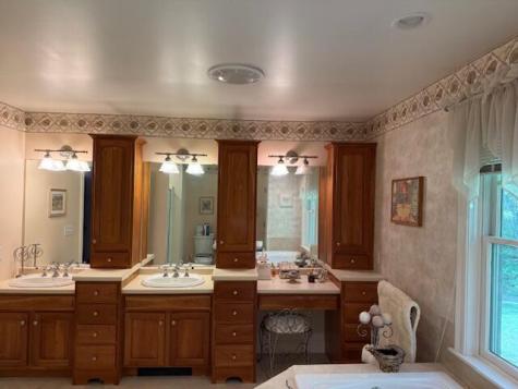 9 Jeffrey Drive York ME 03909