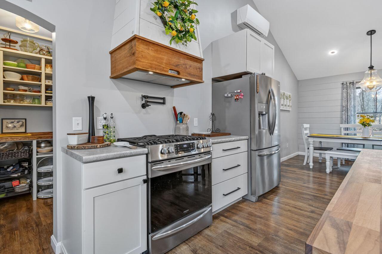 10 Dandelion Rock Lane Belgrade ME 04917